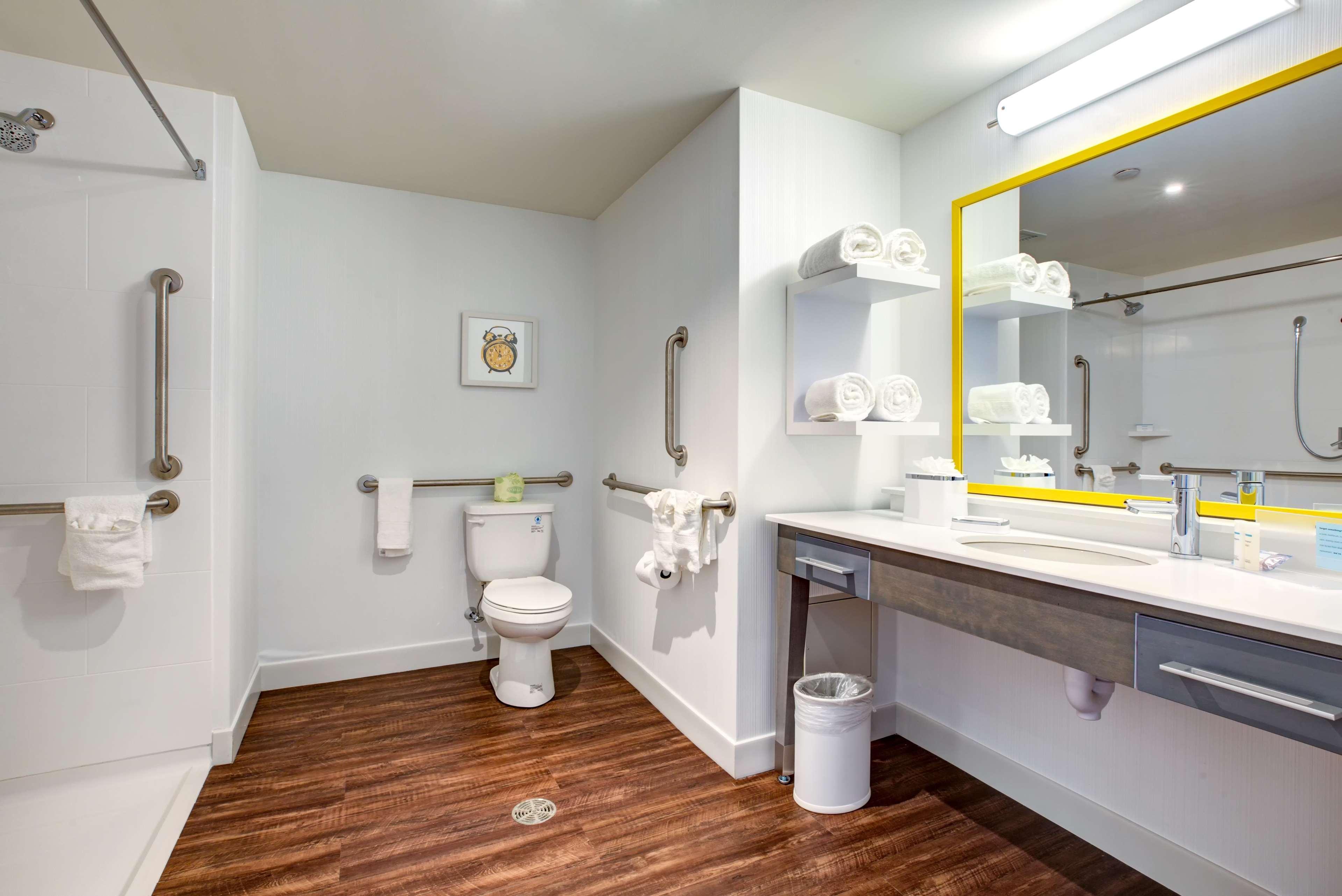 Hampton Inn & Suites Boston/Waltham Ngoại thất bức ảnh