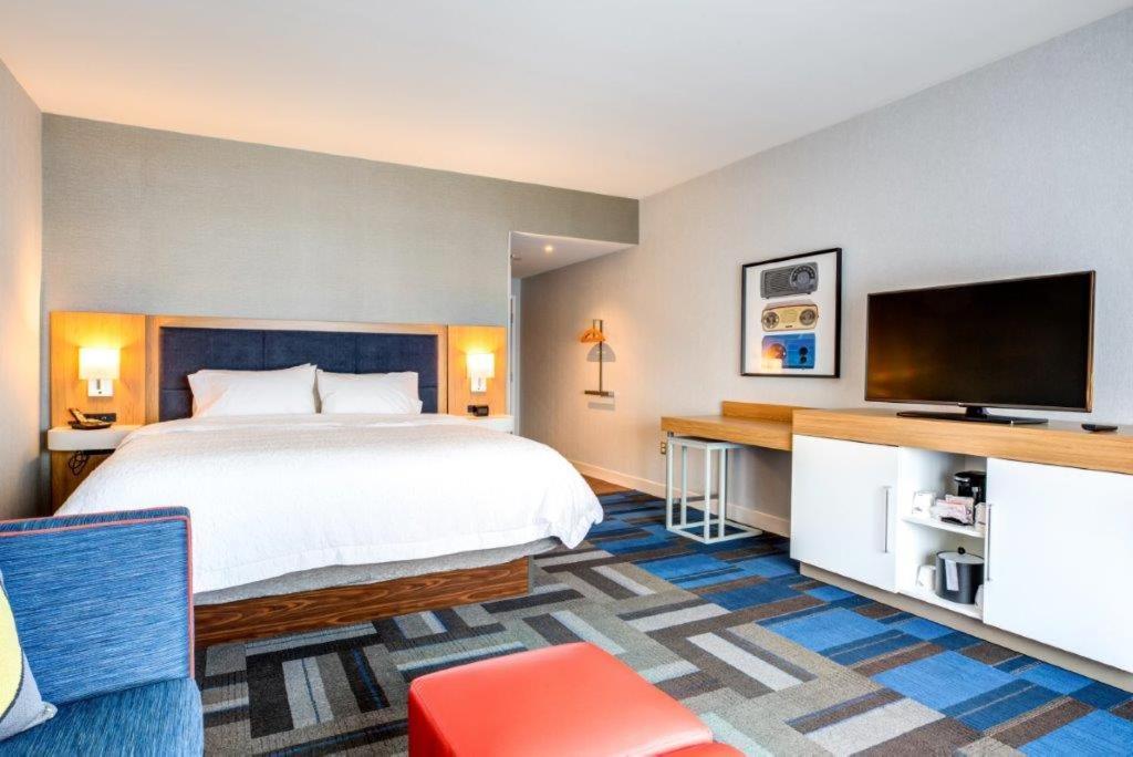 Hampton Inn & Suites Boston/Waltham Ngoại thất bức ảnh