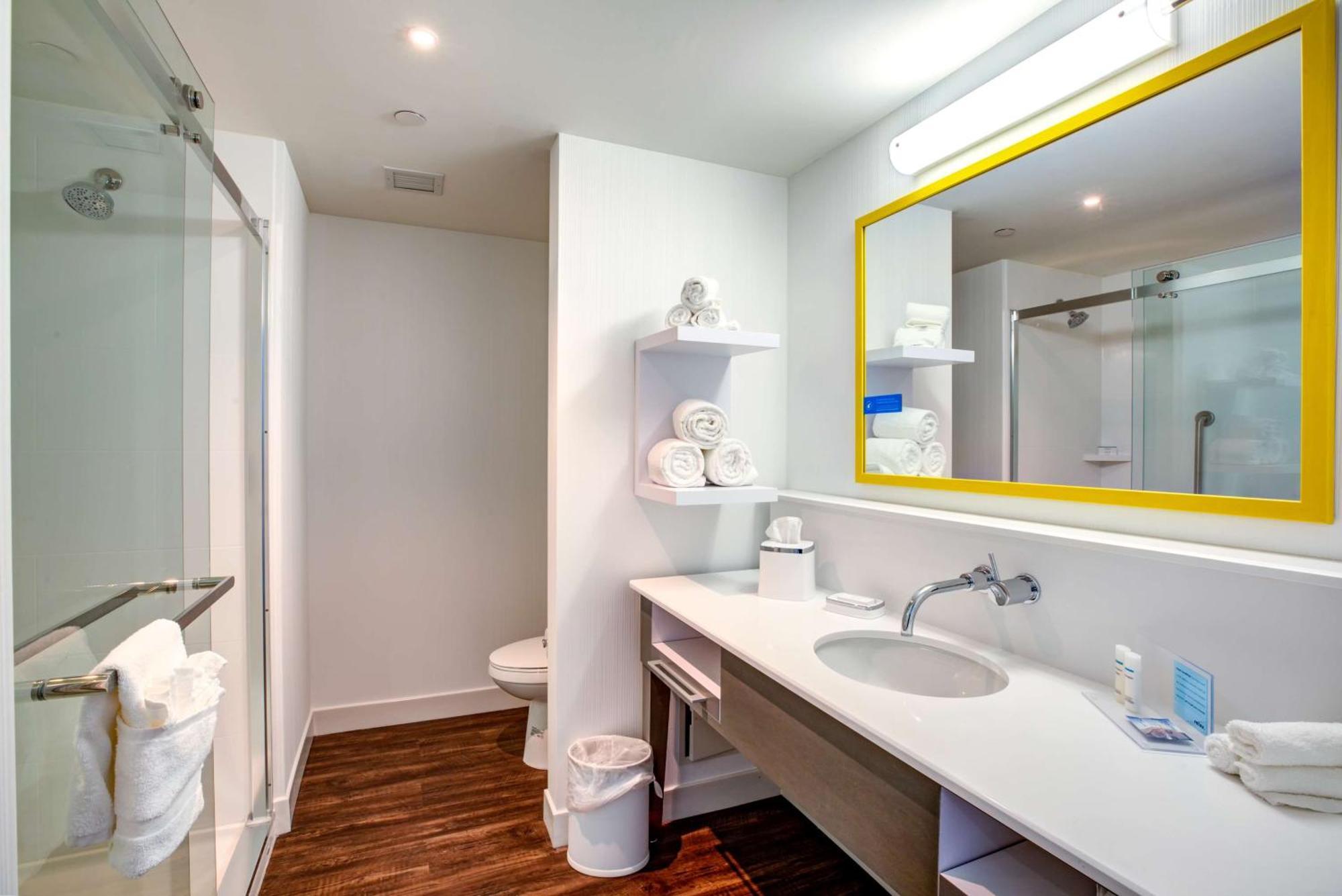 Hampton Inn & Suites Boston/Waltham Ngoại thất bức ảnh