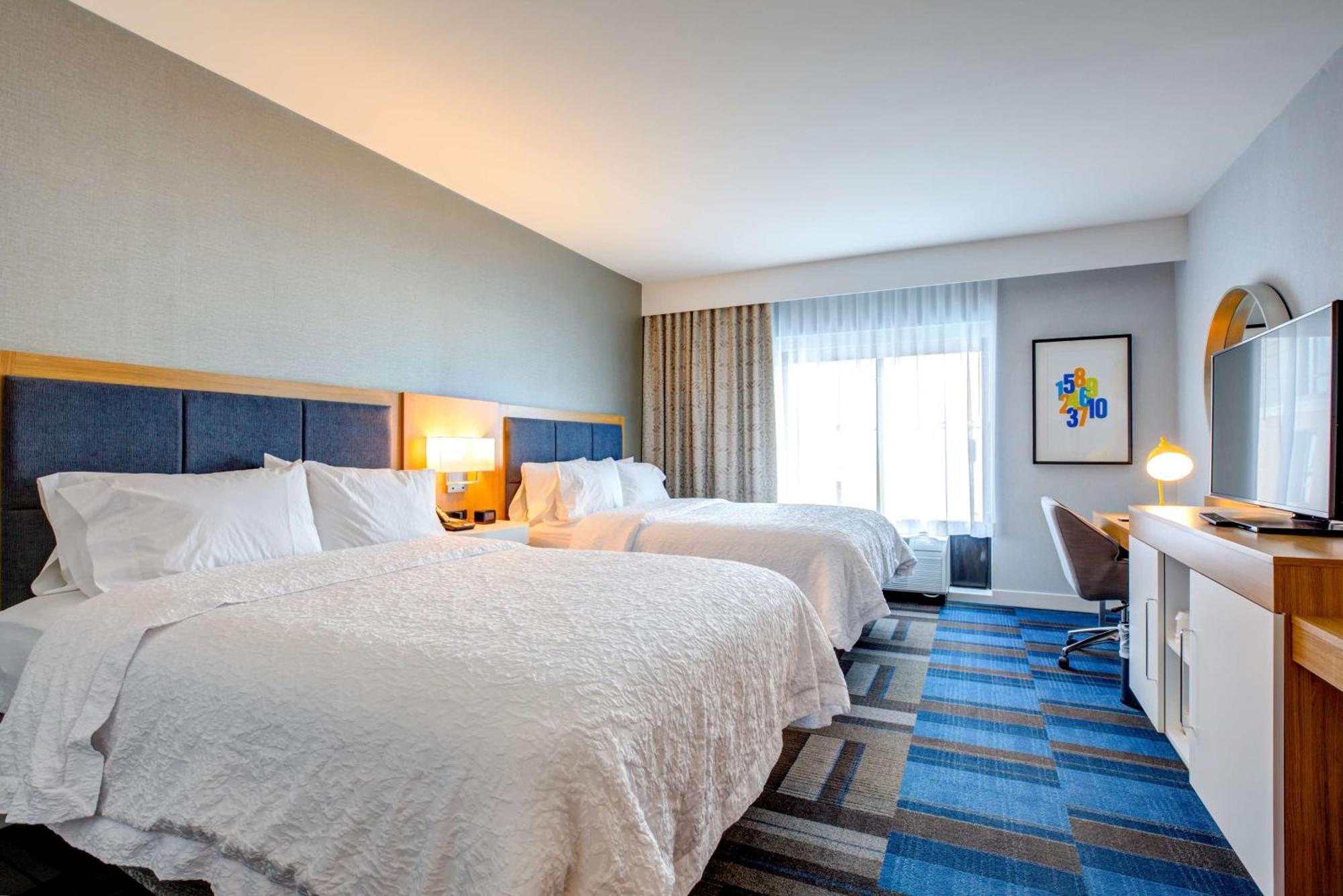 Hampton Inn & Suites Boston/Waltham Ngoại thất bức ảnh