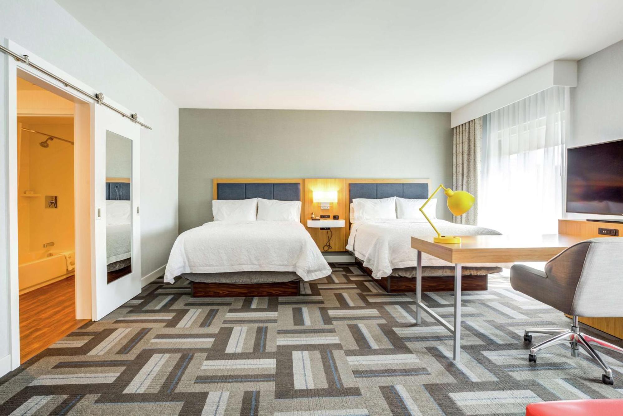Hampton Inn & Suites Boston/Waltham Ngoại thất bức ảnh