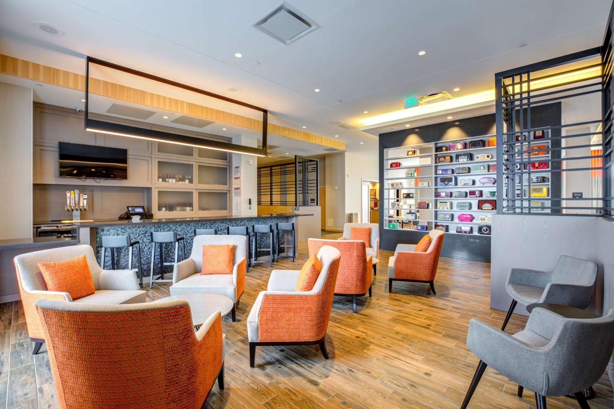 Hampton Inn & Suites Boston/Waltham Ngoại thất bức ảnh