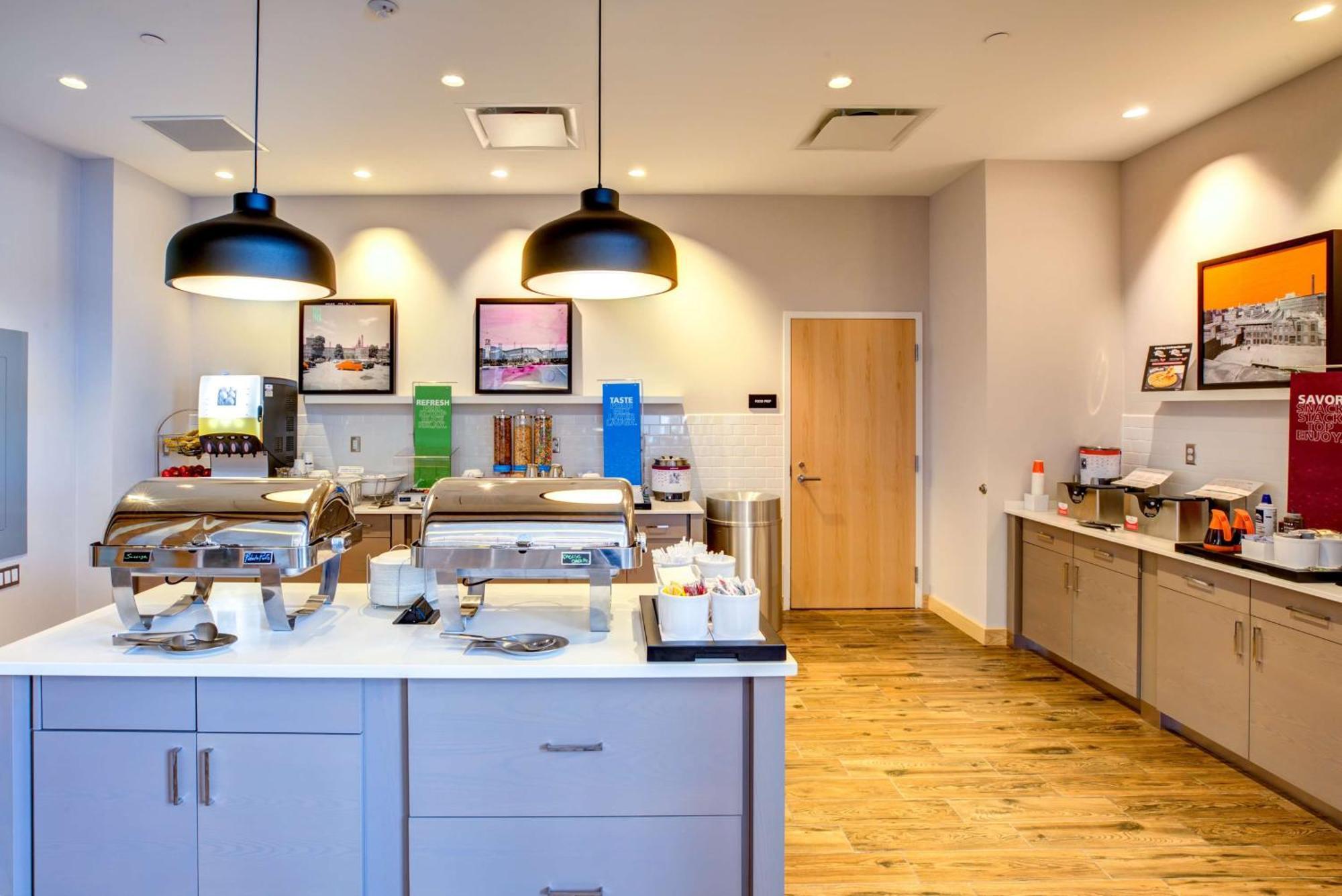 Hampton Inn & Suites Boston/Waltham Ngoại thất bức ảnh