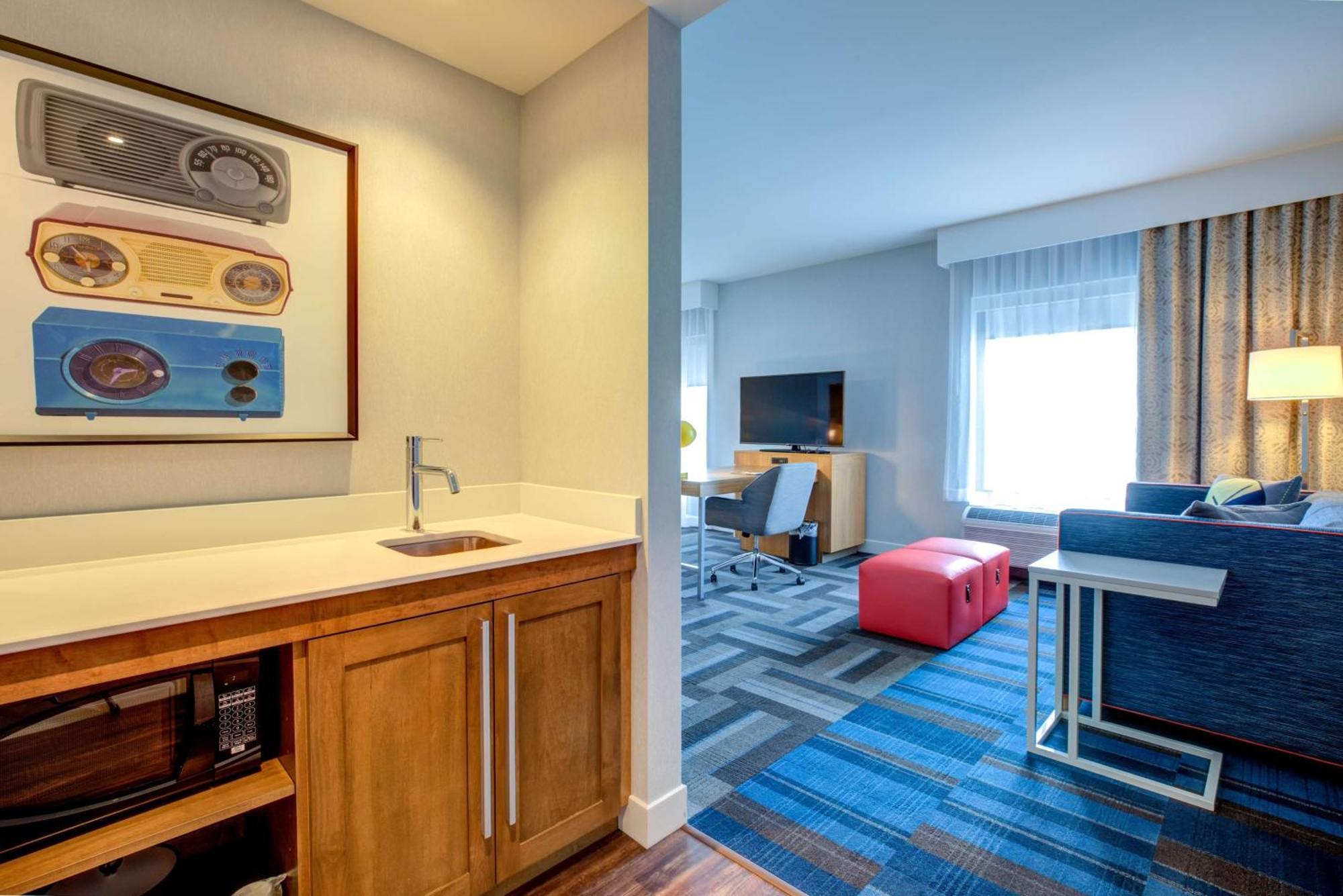 Hampton Inn & Suites Boston/Waltham Ngoại thất bức ảnh
