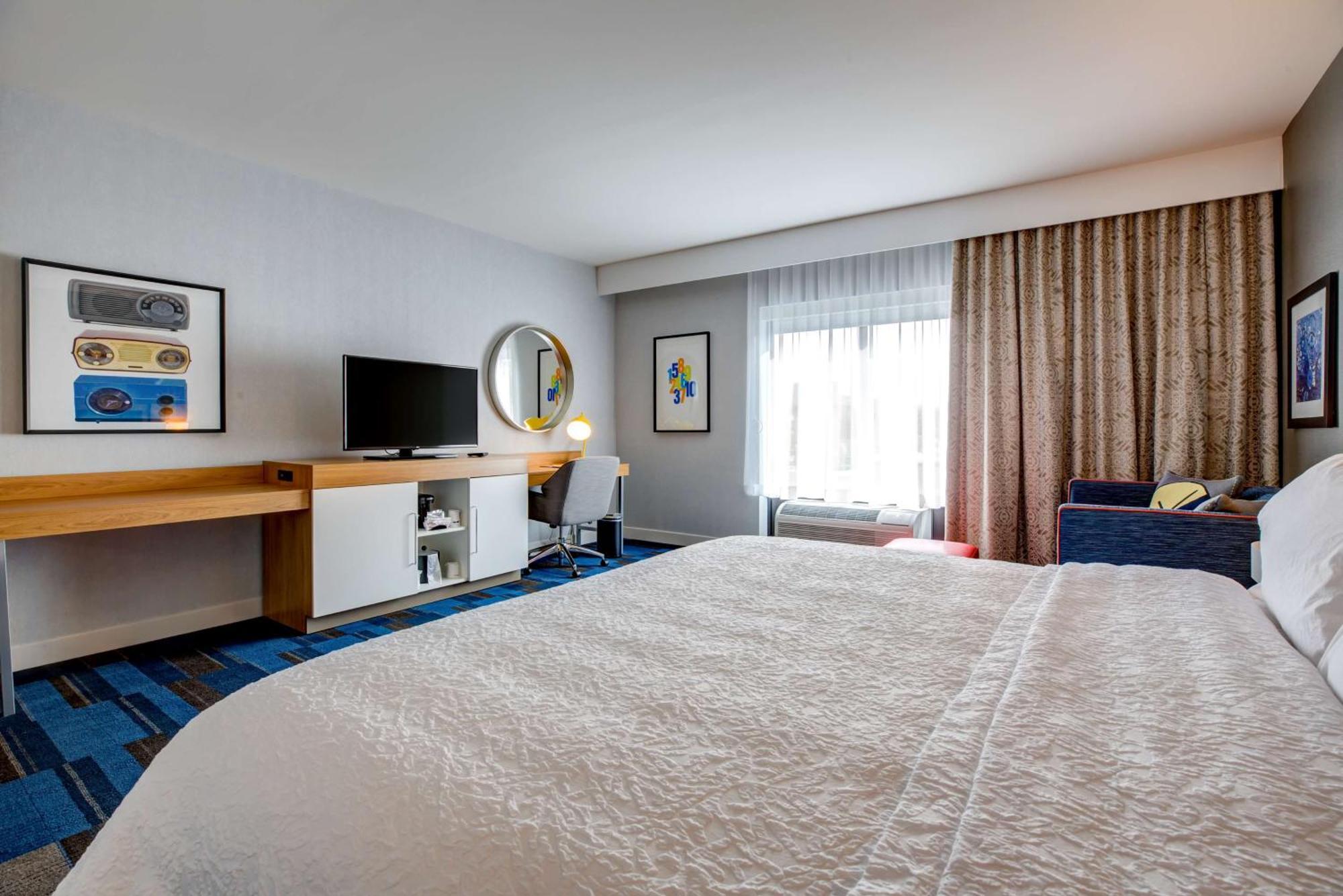 Hampton Inn & Suites Boston/Waltham Ngoại thất bức ảnh