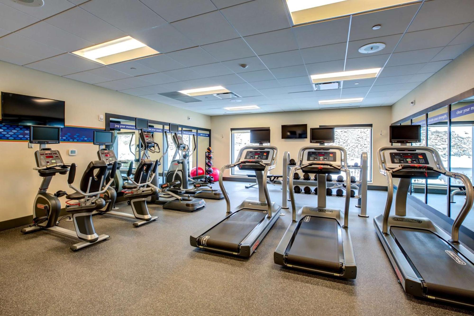 Hampton Inn & Suites Boston/Waltham Ngoại thất bức ảnh