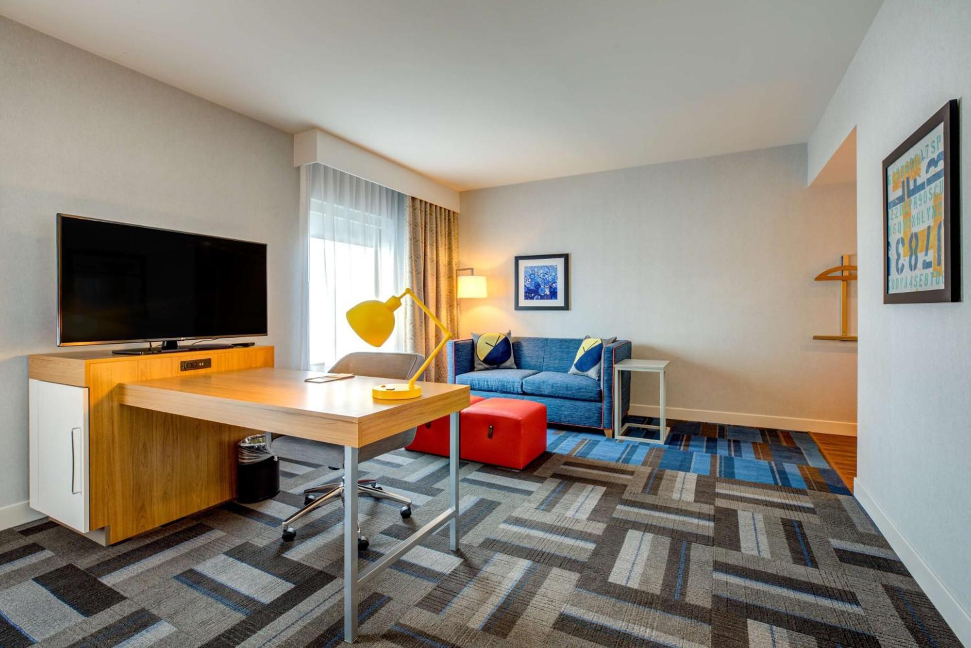 Hampton Inn & Suites Boston/Waltham Ngoại thất bức ảnh