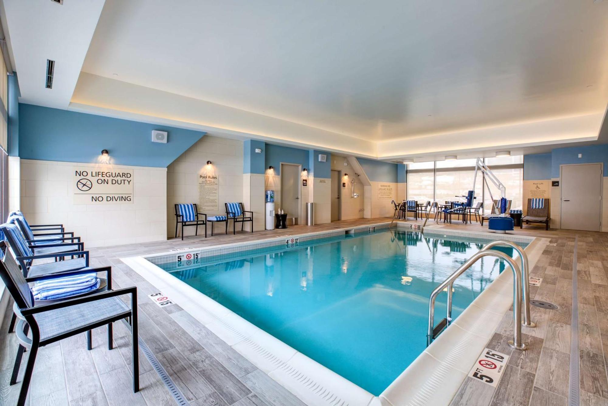 Hampton Inn & Suites Boston/Waltham Ngoại thất bức ảnh