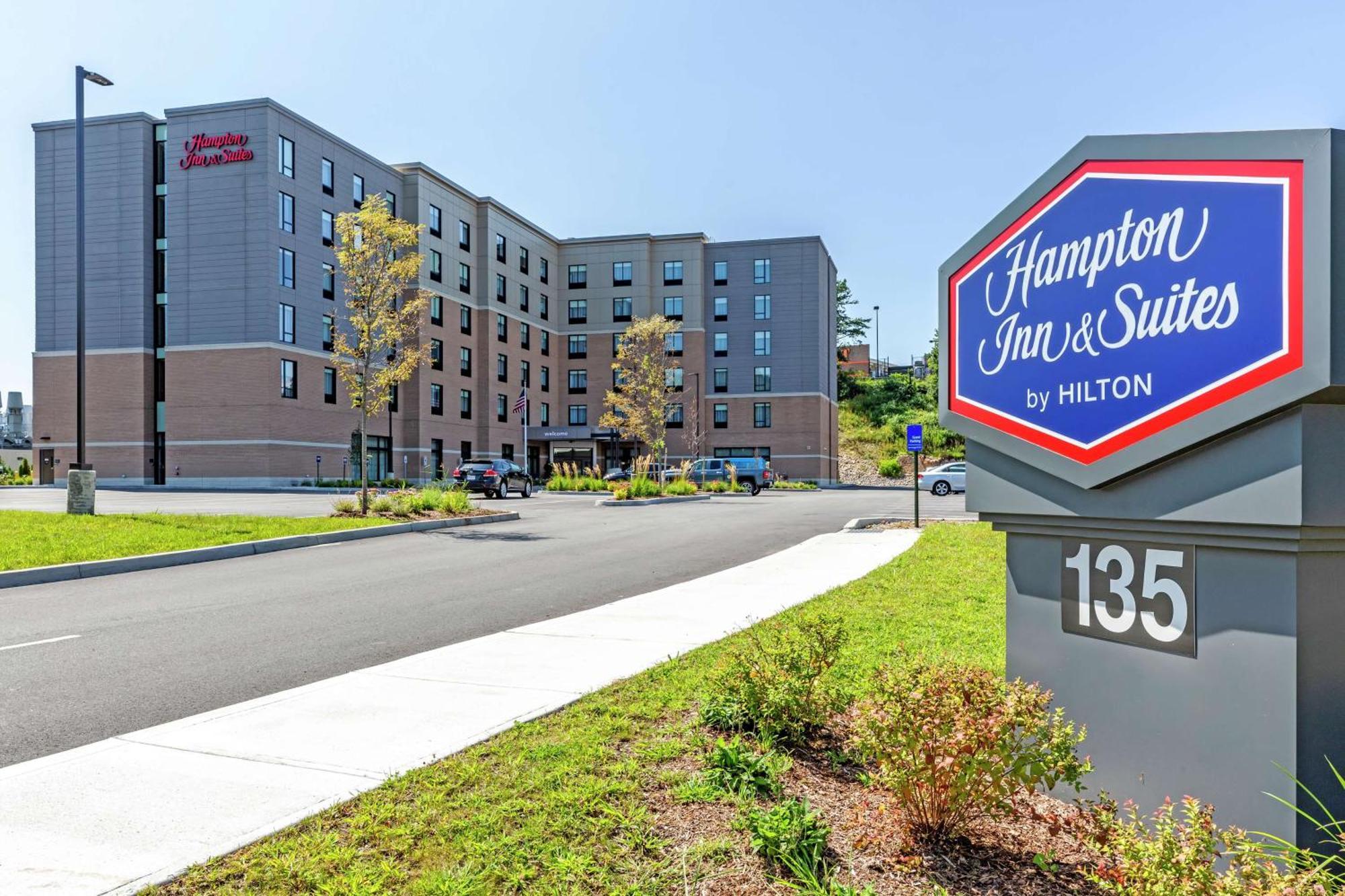 Hampton Inn & Suites Boston/Waltham Ngoại thất bức ảnh