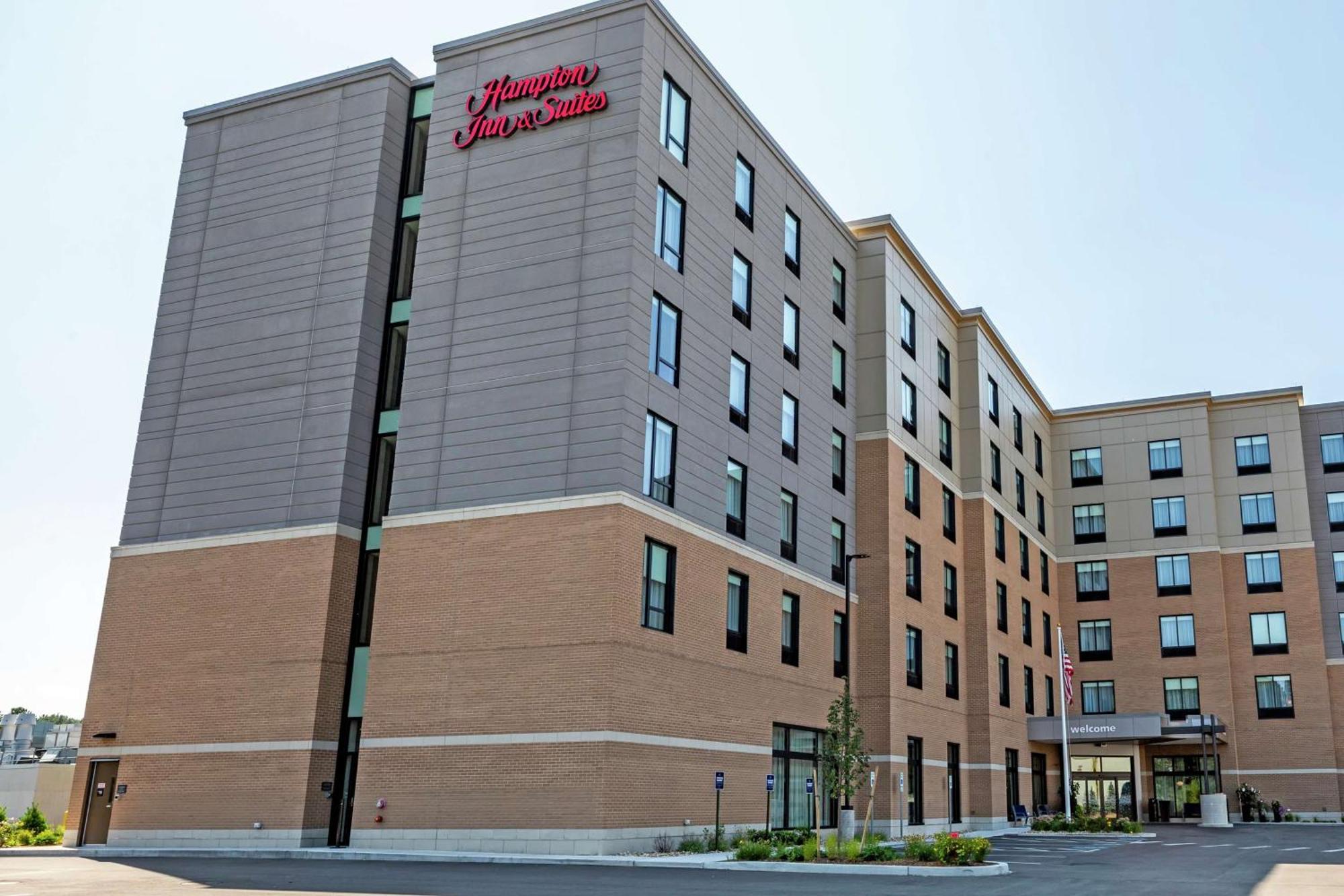 Hampton Inn & Suites Boston/Waltham Ngoại thất bức ảnh